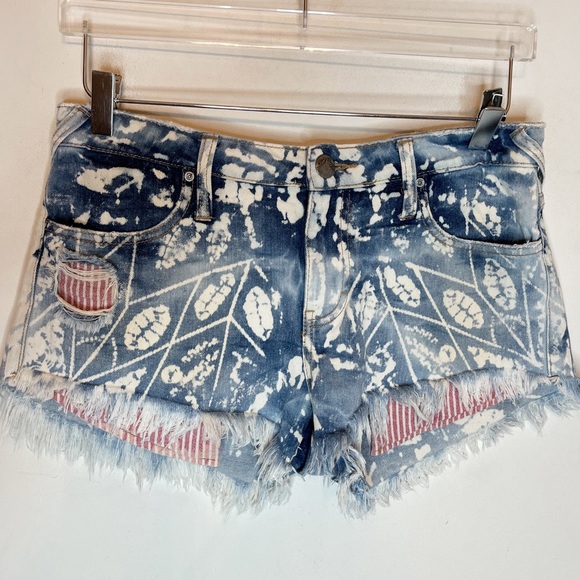 Free People • shibori bleach print cutoff shorts. Size 28 - Picture 2 of 4